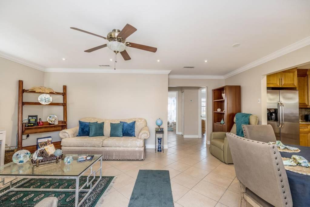 Villa Ocean Vacation Breeze Lantana Exterior foto