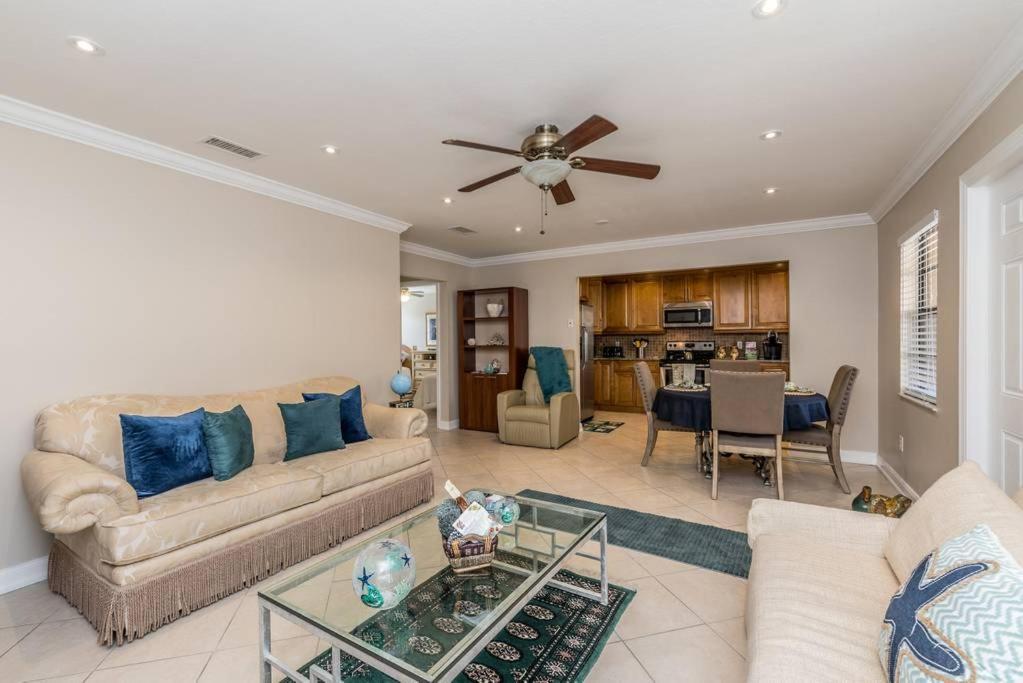Villa Ocean Vacation Breeze Lantana Exterior foto