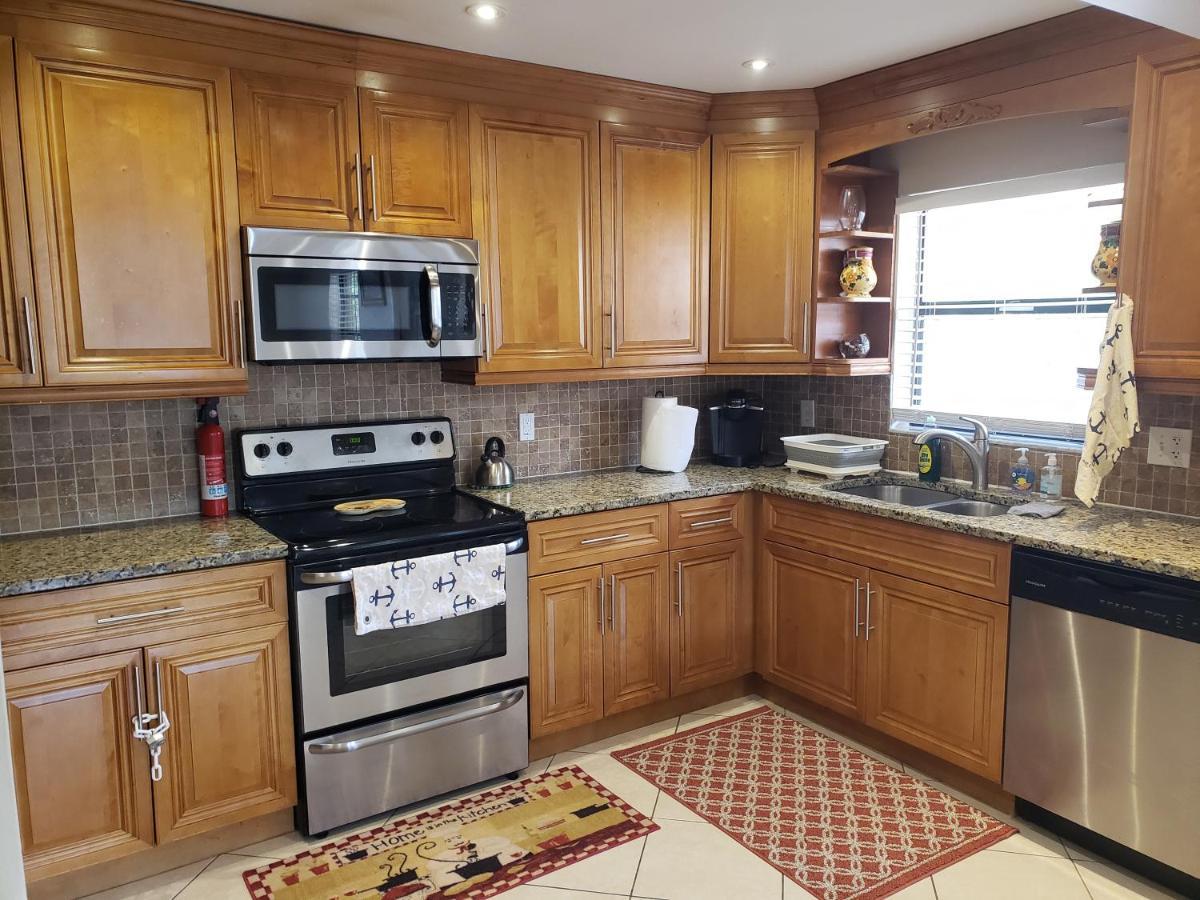 Villa Ocean Vacation Breeze Lantana Exterior foto