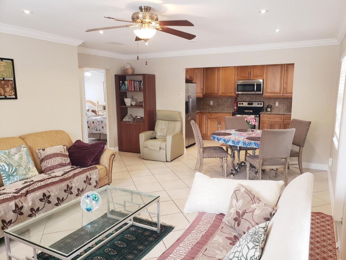 Villa Ocean Vacation Breeze Lantana Exterior foto