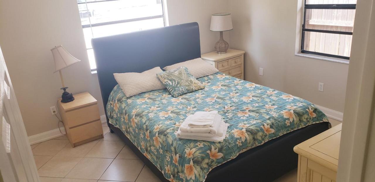 Villa Ocean Vacation Breeze Lantana Exterior foto