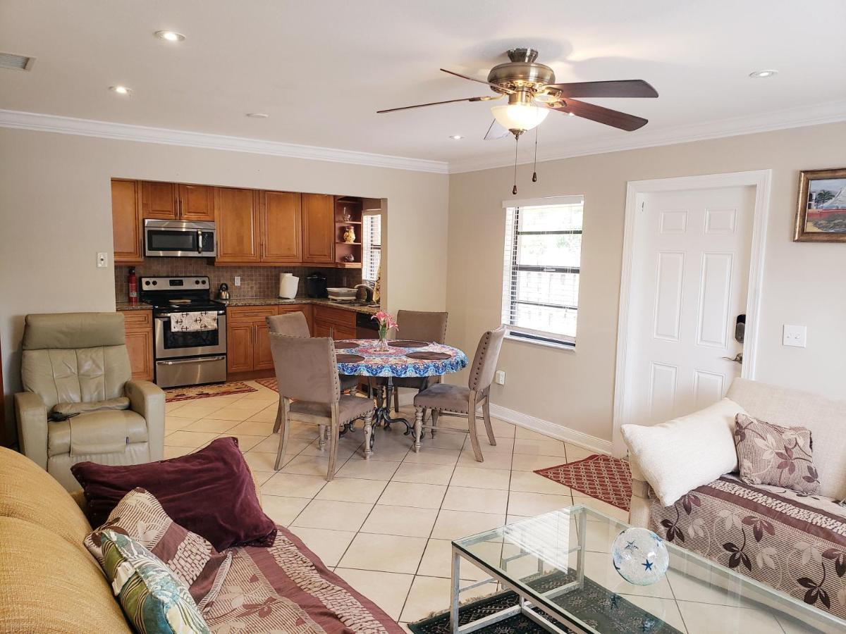 Villa Ocean Vacation Breeze Lantana Exterior foto