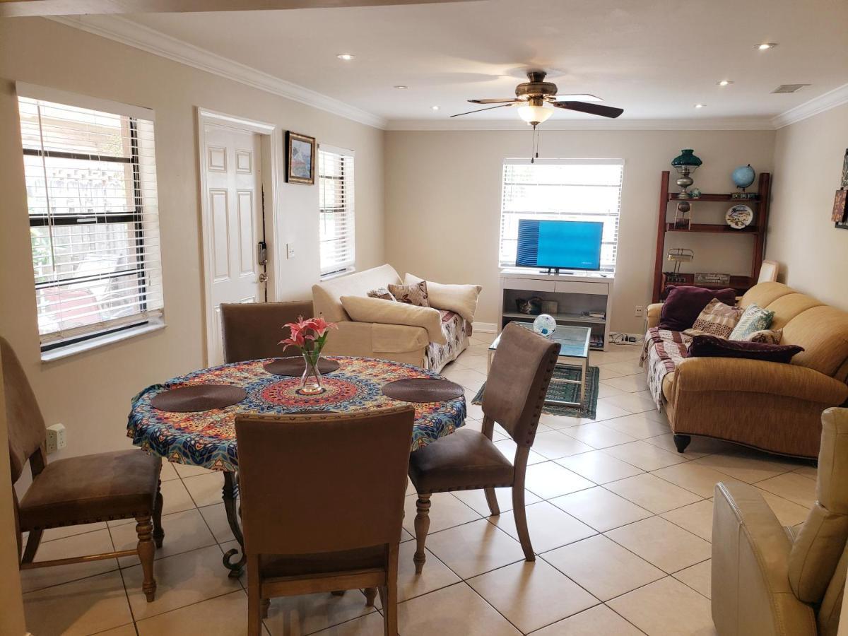 Villa Ocean Vacation Breeze Lantana Exterior foto