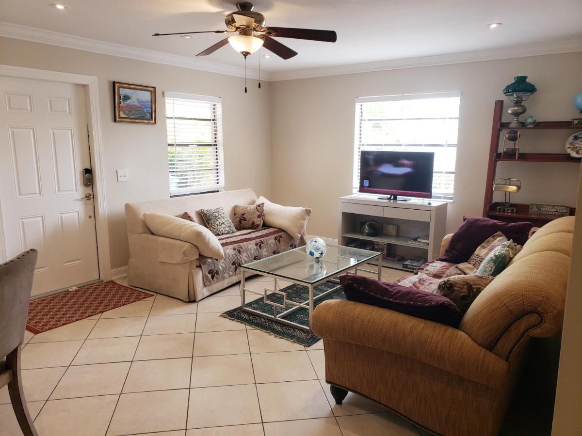 Villa Ocean Vacation Breeze Lantana Exterior foto