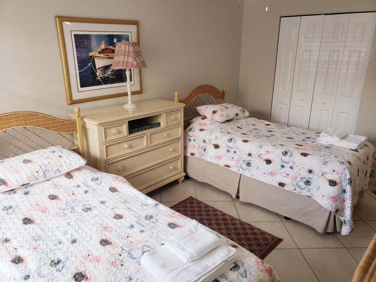 Villa Ocean Vacation Breeze Lantana Exterior foto