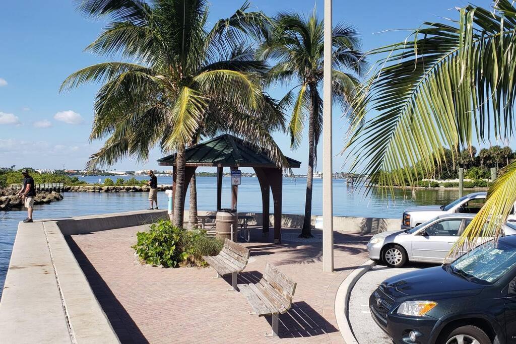 Villa Ocean Vacation Breeze Lantana Exterior foto